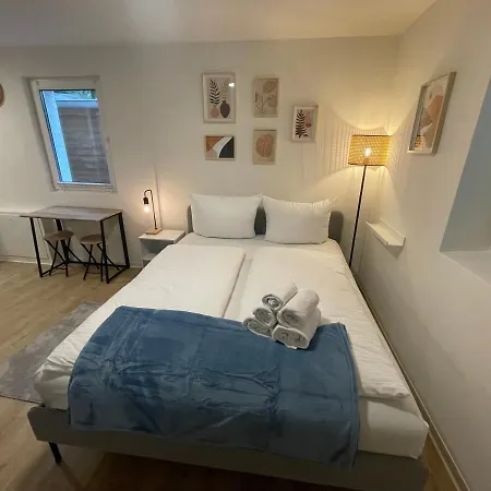 Vorstadtoase - Apartment Fuer 2 Personen Mit Smart Tv, Parken, Eigenen Bad, Netflix - Naehe Ber Eichwalde Esterno foto
